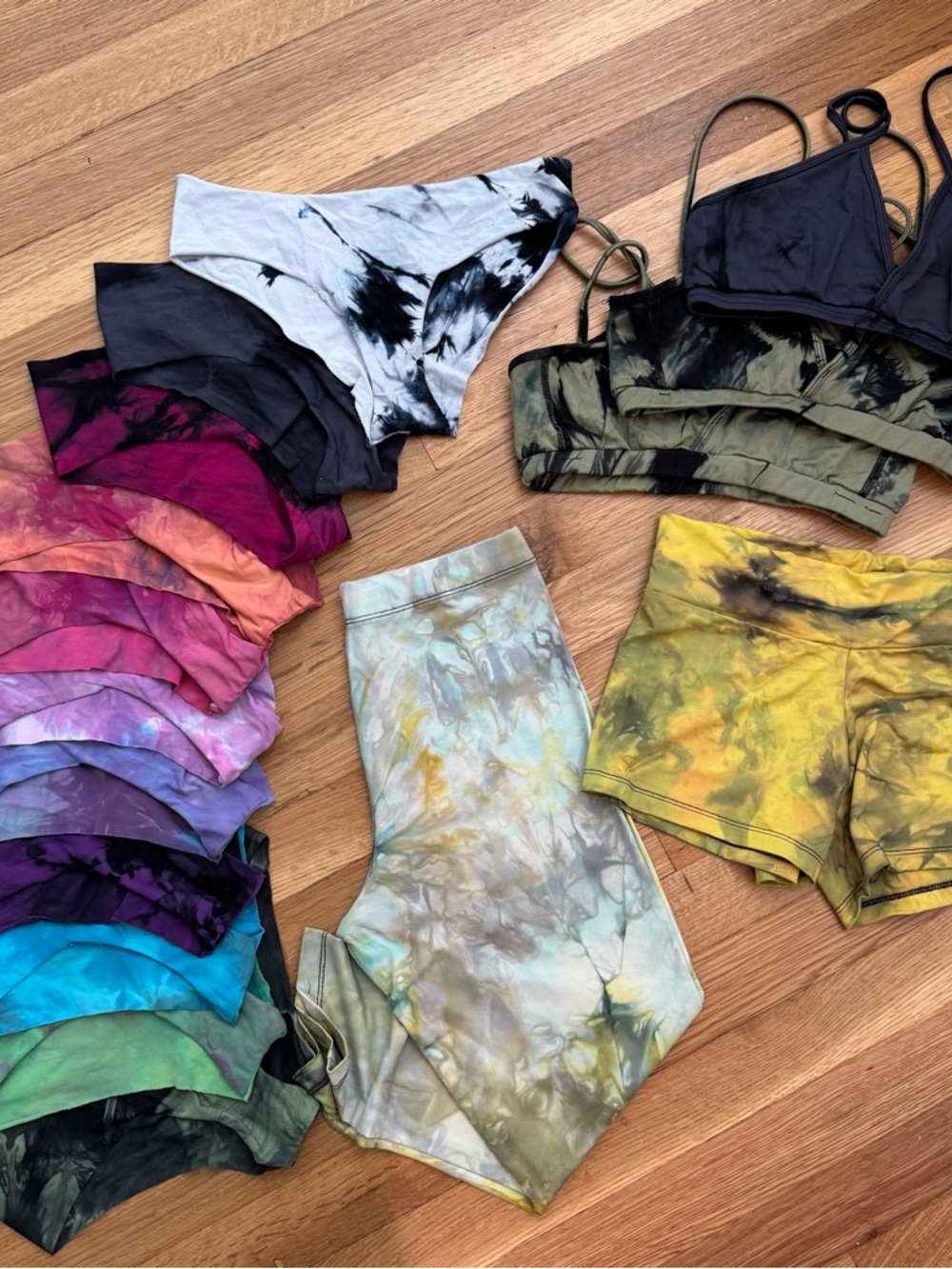 DAUB tie dye lot. seamless undies, bralettes, shorts, capri XS S